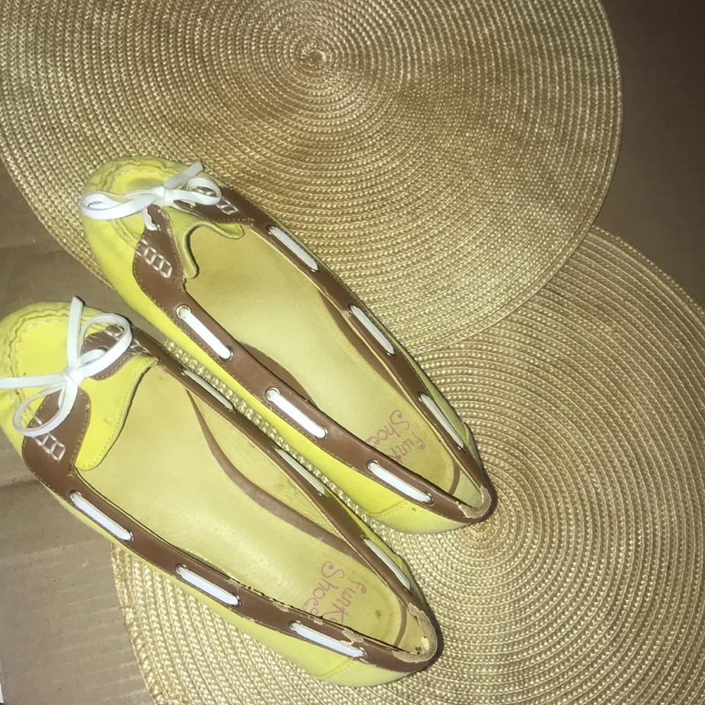 Add to bundle FREE FREE 🎈Yellow flats Sz 38 7.5